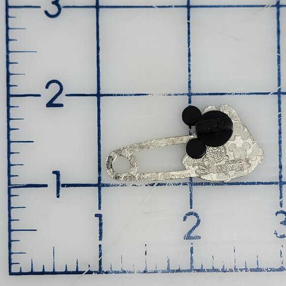 DISNEY Pin Trading ~ Disneyland Hong Kong ~ Safety Pin ~ Dale ~ 2015 - Picture 10 of 10